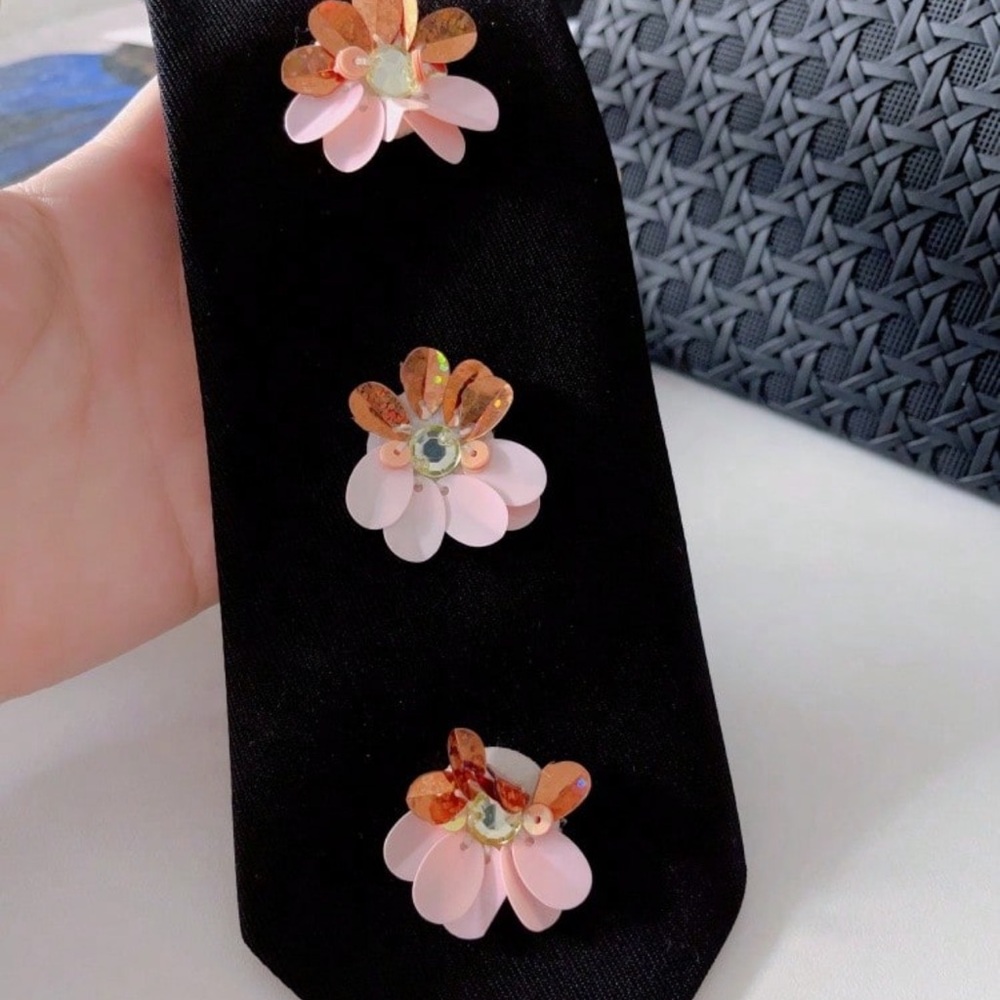 👔 Embellished Tie 👔 - Picture 3 of 3